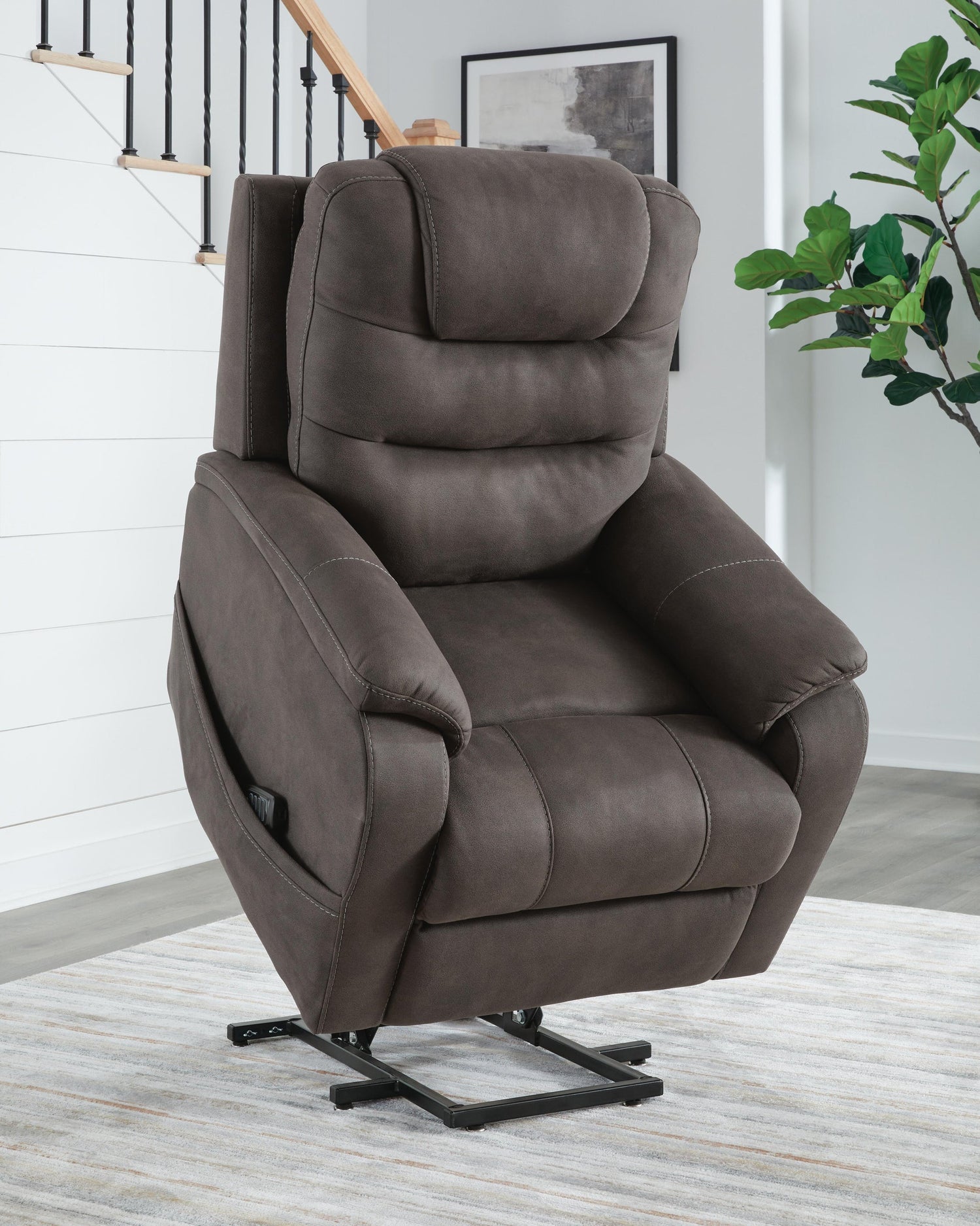 Living Room > Lift Chairs