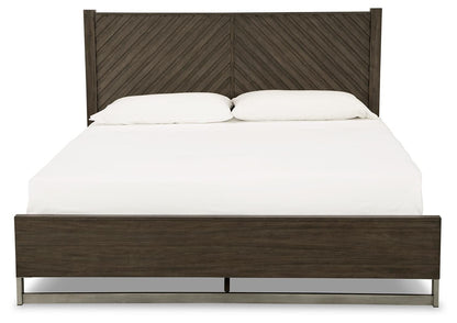 Arkenton King Panel Bed with Mirrored Dresser