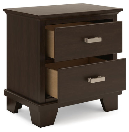 Covetown Queen Panel Bed with Mirrored Dresser and Nightstand