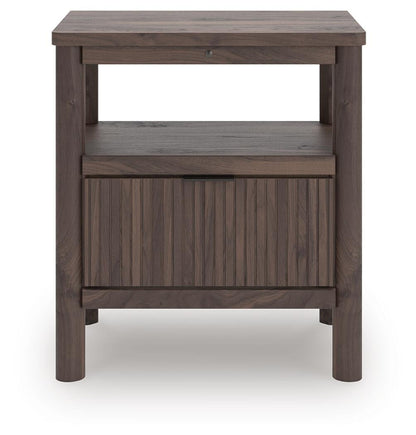 Cadmori Queen Panel Platform Bed, Dresser, Mirror, Chest and Nightstand