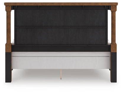 Chadworth King Poster Bed with Mirrored Dresser